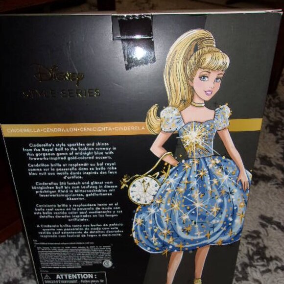 Disney Princess Style Series 11 Ultimate Princess Celebration Cinderella - Picture 2 of 4